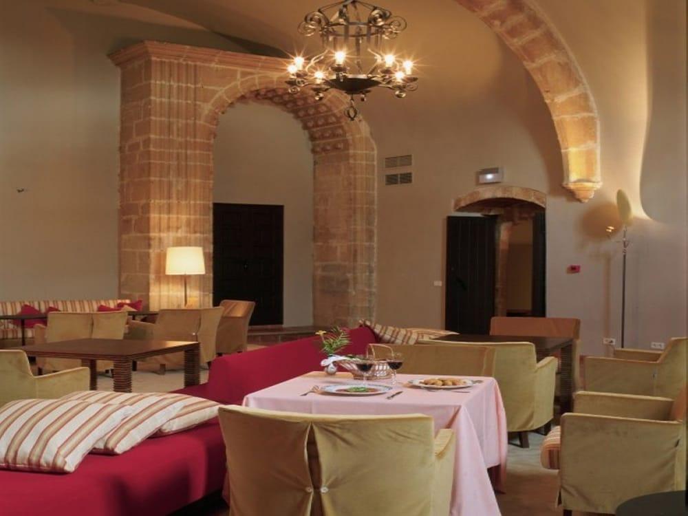 Parador De Трухільйо Екстер'єр фото